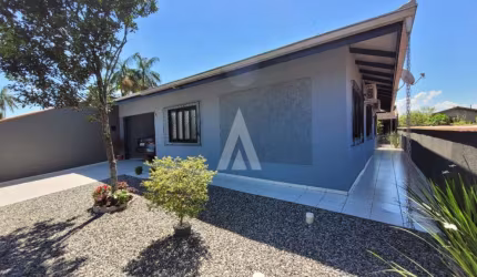 Casa com 3 quartos à venda na Rua Professor Eunaldo Verdi, --, Jardim Sofia, Joinville, 167 m2 por R$ 630.000
