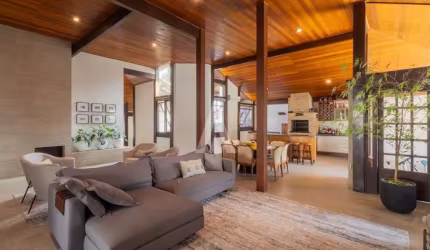 Casa com 3 quartos à venda na Rua São Carlos, --, Saguaçu, Joinville por R$ 2.199.000