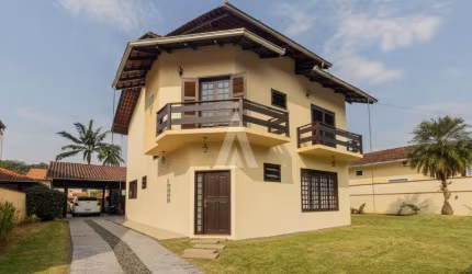 Casa com 3 quartos à venda na Rua Presidente Costa e Silva, --, América, Joinville, 261 m2 por R$ 1.950.000