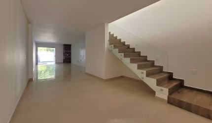 Casa com 3 quartos à venda na Rua Cristóvão Colombo, --, Floresta, Joinville, 192 m2 por R$ 890.000