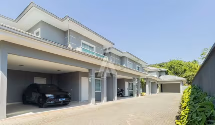 Casa em condomínio fechado com 3 quartos à venda na Rua Silva Jardim, --, Glória, Joinville por R$ 1.350.000
