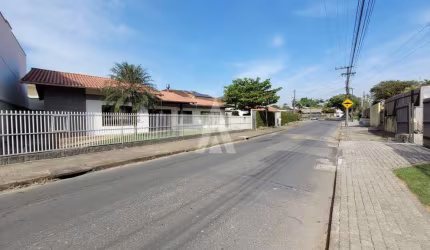 Casa com 3 quartos à venda na Rua Itajubá, --, Bom Retiro, Joinville por R$ 880.000