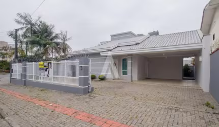 Casa com 3 quartos à venda na Rua Guilherme Kock, --, Santo Antônio, Joinville por R$ 1.150.000