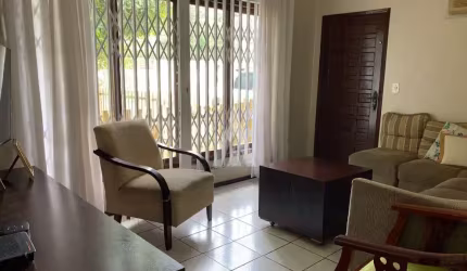 Casa com 3 quartos à venda na Rua Marajó, --, Atiradores, Joinville por R$ 750.000
