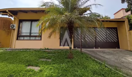 Casa com 4 quartos à venda na Rua Parintintins, --, Costa e Silva, Joinville por R$ 1.000.000