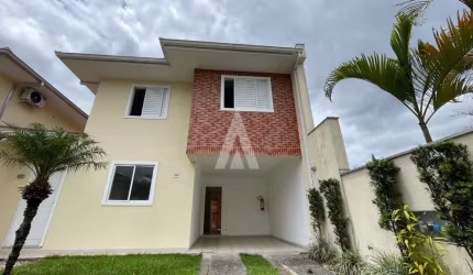 Casa em condomínio fechado com 3 quartos à venda na Rua Itajubá, --, Bom Retiro, Joinville, 118 m2 por R$ 850.000