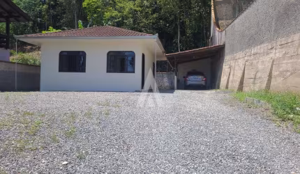 Casa com 1 quarto à venda na Rua João Dippe, --, Iririú, Joinville por R$ 470.000