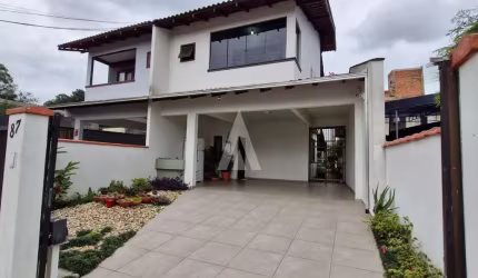 Casa com 3 quartos à venda na Rua Riachuelo, --, Bom Retiro, Joinville por R$ 720.000
