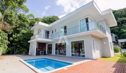 Casa em condomínio fechado com 3 quartos à venda na Rua Frei Caneca, --, América, Joinville por R$ 3.200.000