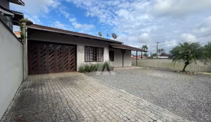 Casa com 4 quartos à venda na Rua Assis Brasil, --, Saguaçu, Joinville por R$ 988.000