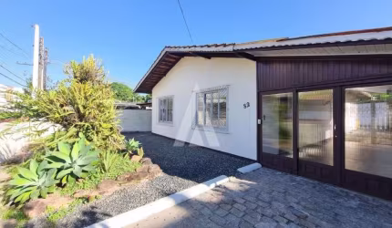 Casa com 3 quartos à venda na Rua Capinzal, --, América, Joinville, 60 m2 por R$ 690.000