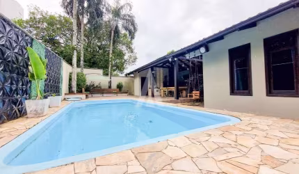 Casa com 3 quartos à venda na Rua Wolfgang Amon, --, Costa e Silva, Joinville por R$ 1.290.000