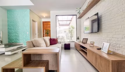 Casa com 3 quartos à venda na Rua José do Patrocínio, --, Saguaçu, Joinville por R$ 790.000