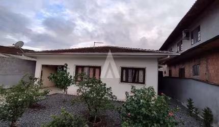 Casa com 4 quartos à venda na José de Oliveira, --, Jardim Sofia, Joinville, 175 m2 por R$ 385.000