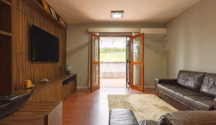 Casa à venda na Rua Alceu Koehntopp, --, América, Joinville por R$ 2.200.000
