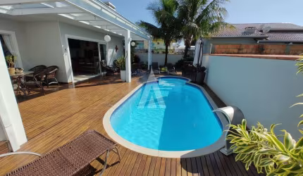 Casa com 3 quartos à venda na Canoinhas, --, Ubatuba, São Francisco do Sul por R$ 1.360.000