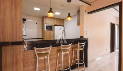 Casa com 4 quartos à venda na Rua Arnaldo Moreira Douat, --, Floresta, Joinville, 164 m2 por R$ 980.000