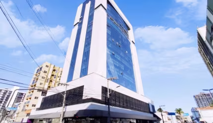 Sala comercial à venda na Rua Blumenau, --, América, Joinville por R$ 385.000