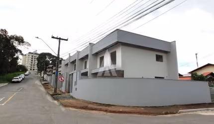 Casa com 3 quartos à venda na Rua Senador Mathias Schroeder, --, Costa e Silva, Joinville, 117 m2 por R$ 750.000