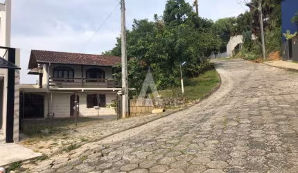 Casa com 3 quartos à venda na Rua Pelotas, --, Glória, Joinville por R$ 790.000