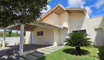 Casa térrea em condomínio