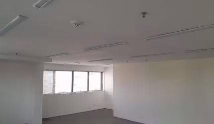 Sala à venda no Edifício Columbia Office Center