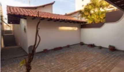 Casa de Rua à Venda em Jardim Brasil - SP