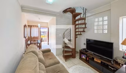 Casa à Venda - Liberdade, 2 Quartos,  70 m2