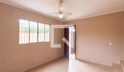 Casa à Venda - Vila Jacuí, 2 Quartos,  70 m2