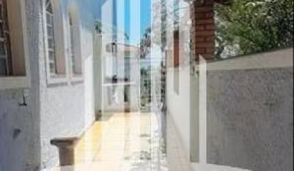 Aluguel de Casa de Luxo no Planalto Paulista, 3 Quartos, 1 Suíte, 2 Salas, 2 Banheiros, 1 Vaga de Garagem, 140 m² de Área em SP