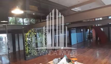 Conjunto comercial de alto padrão na Vila Madalena, São Paulo-SP: 3 salas, 2 banheiros, 3 vagas de garagem! MOBILIADO