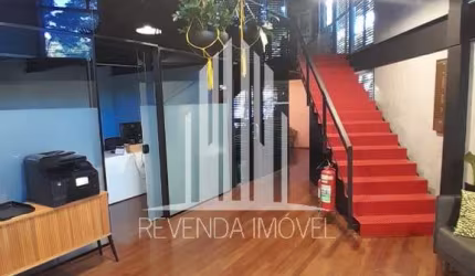 Conjunto Comercial de Alto Padrão na Vila Madalena: Mobiliado com  4 Salas, 3 Vagas de Garagem, 152,04 m² - Locação em São Paulo-SP