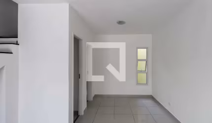 Casa à Venda - Vila Ema, 2 Quartos,  63 m2