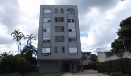 APTO no 4º andar com 01 dormitório, sala, cozinha, área de serviços e 01 box de estacionamento coberto e escriturado.