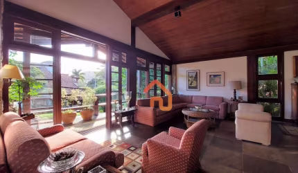 Condomínio - Casa de 3 quartos, 2 suítes, anexo, piscina e 6 vagas de garagem à venda, 387 m², R$ 2.600.000 - Itaipu - Niterói/RJ