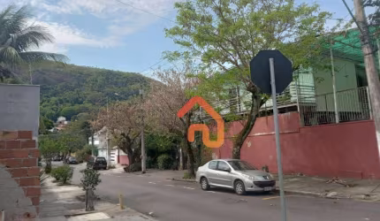 Casa com 4 dormitórios à venda, 500 m² por R$ 950.000,00 - São Francisco - Niterói/RJ
