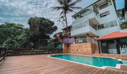 Casa dentro de condomínio com 5 quartos para Venda.