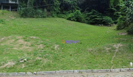 Terreno Amplo em Condomínio Próximo ao Shopping Itaipumulticenter