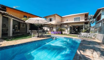 Casa com 4 dormitórios à venda, 370 m² por R$ 3.900.000,00 - Camboinhas - Niterói/RJ