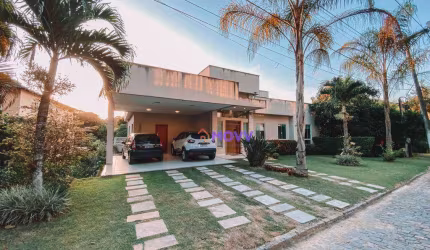 Casa com 4 suítes para venda dentro de condomínio de alto padrão em Niterói-RJ.
