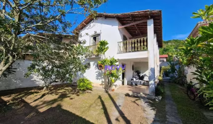 Casa  fora de condomínio, com 2 dormitórios à venda, 161 m² por R$ 980.000 - Piratininga - Niterói/RJ