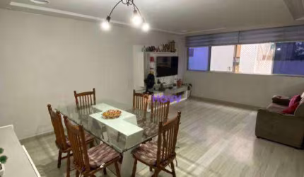 Excelente apartamento de 03 quartos, vaga de garagem e com 197 m2, na primeira quadra de Icaraí.