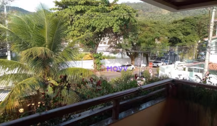 Excelente casa com ótima localização