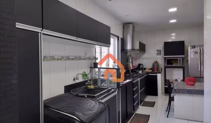 Casa com 3 dormitórios à venda, 100 m² por R$ 350.000,00 - Trindade - São Gonçalo/RJ