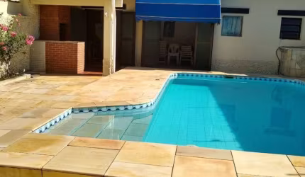 CASA 3 QUARTOS 1 SUITE COM PISCINA E CHURRASQUEIRA 200M DA PRAIA