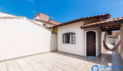 CASA A 700M DO MAR! 2 QUARTOS - QUINTAL COM CHURRASQUEIRA ITANHAEM/SP