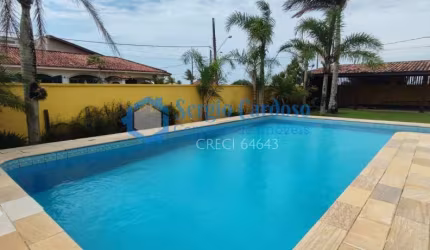 CASA PÉ NA AREIA COM TERRENO DE 910M²! 4 QUARTOS + EDÍCULA ITANHAÉM/SP
