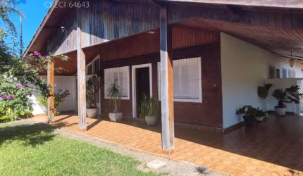 CASA 4 QUARTOS SUÍTE  AMPLO QUINTAL  T= 973 M²  LOCAL NOBRE ITANHAÉM SP