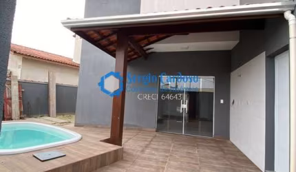 CASA COM PISCINA A 100M DO MAR! 3 QUARTOS 1 SUITE - EXCELENTE ACABAMENTO!