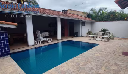 CASA COM PISCINA APENAS 200M DO MAR! 2 QUARTOS + EDÍCULA ITANHAEM/SP